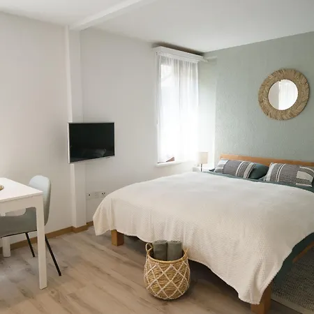 Bijou With Ambiance Near Lägenhet Faulensee